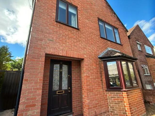 4 Bedroom House To Rent In St.Clements, Oxford, OX3