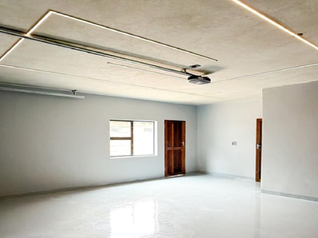 4 Bedroom House To Rent in Sunward Park
