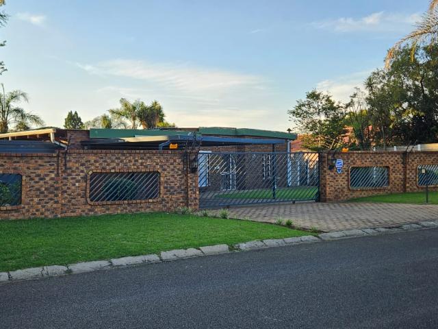 4 Bedroom House to Rent in Sunair Park