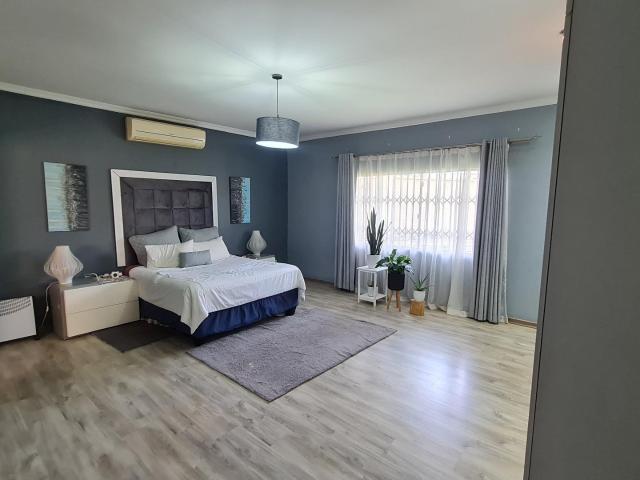 4 Bedroom House to Rent in Sundowner