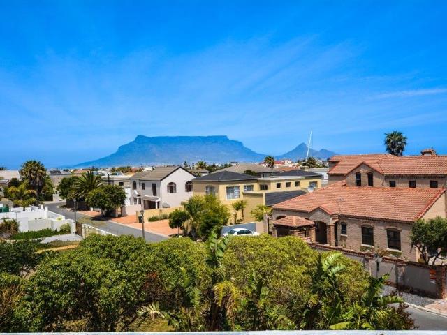 4 Bedroom House To Rent in Sunset Beach