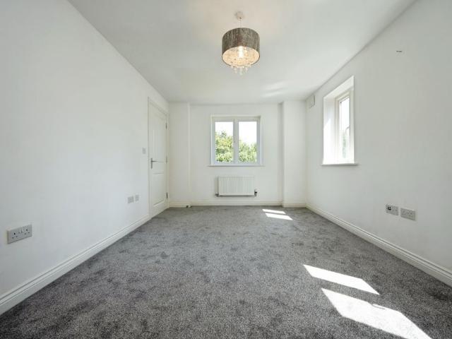4 bedroom house to rent Newport Road, Broughton, Milton Keynes, Buckinghamshire, MK10