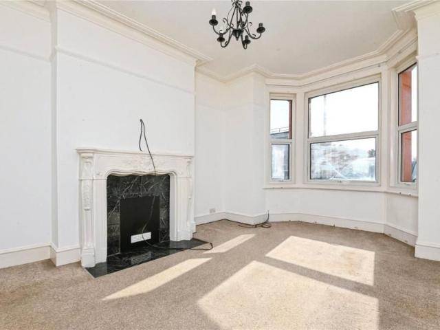 4 bedroom house to rent Rosemary Road West, Clacton on Sea, CO15