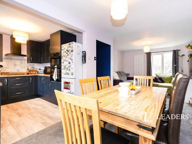 4 bedroom house to rent St. Johns Road, Leamington Spa, Warwickshire, CV31