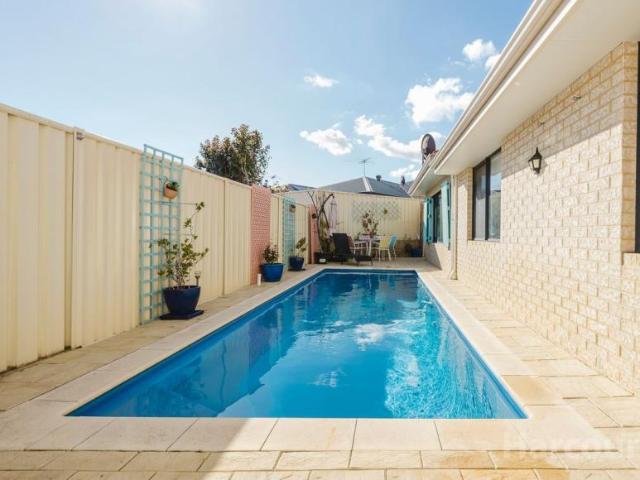 4 Bedroom House Tapping WA 106020083