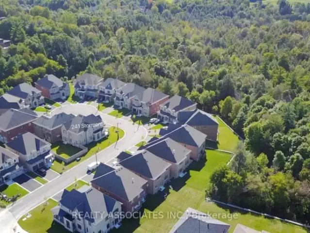 4 Bedroom House Vaughan ON 105327089