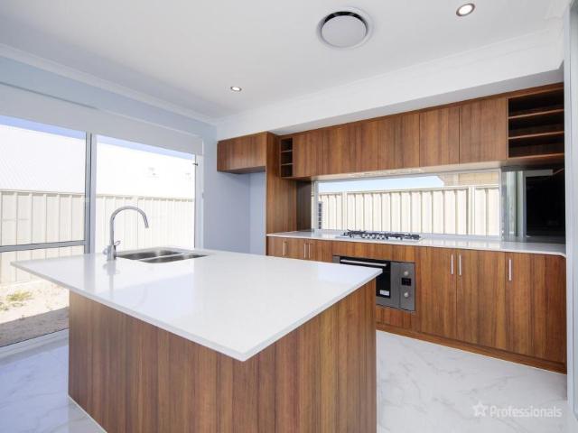 4 Bedroom House Yanchep WA 105990287