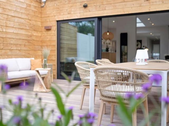 4 bedroom holiday home