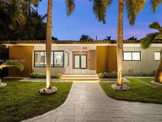 4 bedroom, Hollywood FL 33019 105337235
