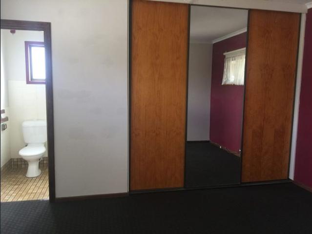 4 BEDROOM HOME, 2 BATHROOMS, PERFECT LOCATION