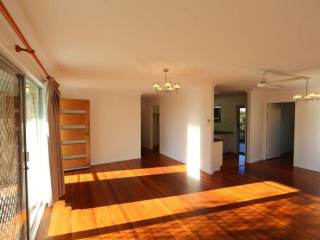 4 Bedroom Home Walk to Mansfield Schools
