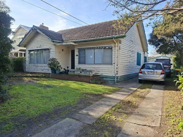 4 bedroom home with a large backyard