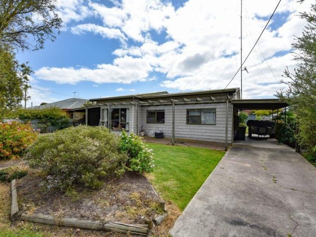 4 Bedroom Home with Ample Parking