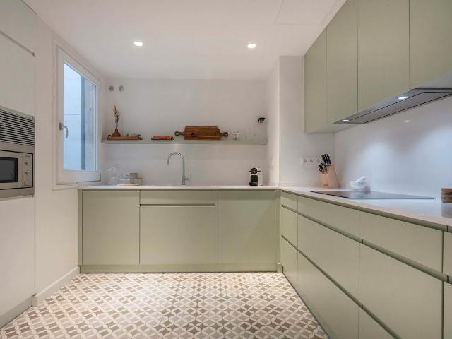 4 Bedroom Home with Balcony in Eixample, Barcelona Amsterdam Apartments for Rent