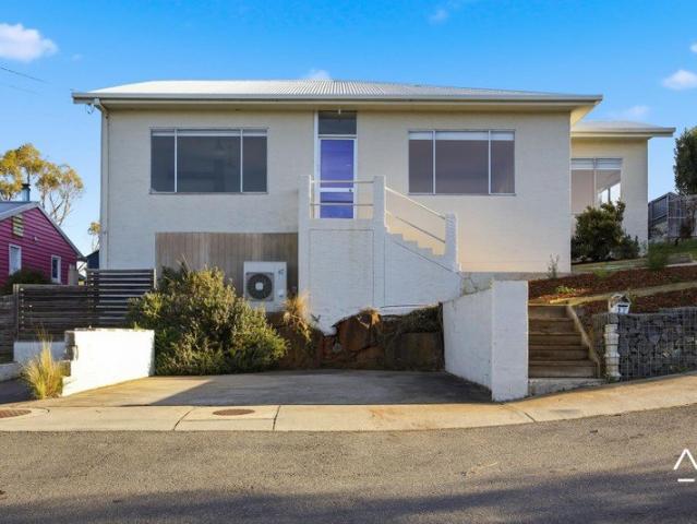 4 Bedroom Home with beautiful West Launceston views