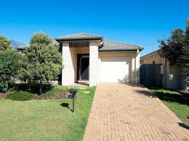 4 BEDROOM HOME WITH DUCTED AIR CONDITIONING