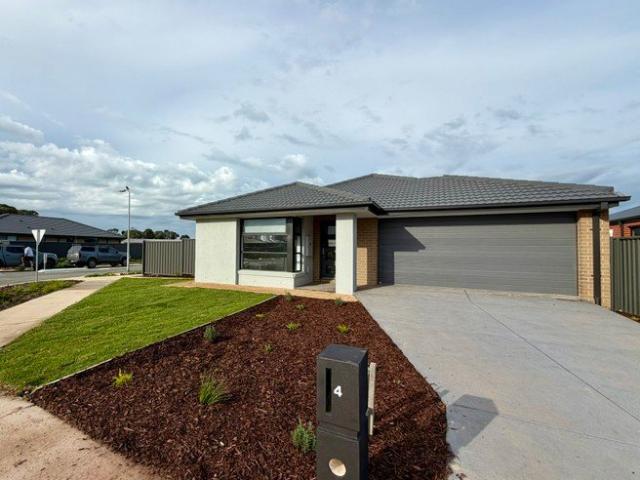 4 Bedroom Home with Dual Living & Modern Comforts