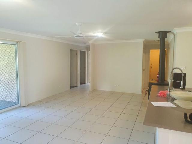 4 BEDROOM HOME WITH DOUBLE GARAGE, ENSUITE, AND COUNTRY VIEWS