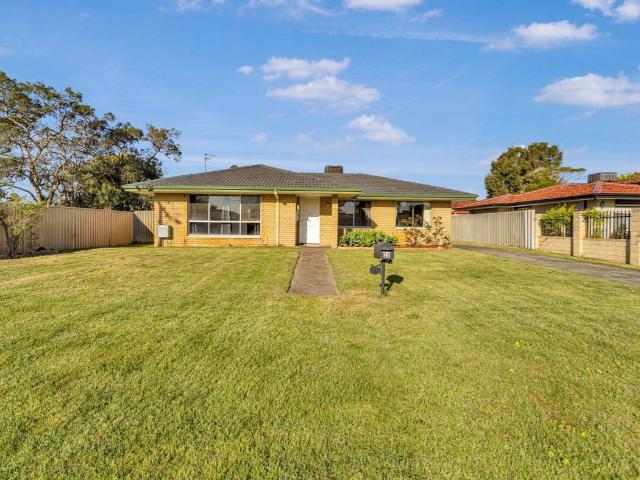 4 Bedroom Home with Pool, Shed & Huge Backyard