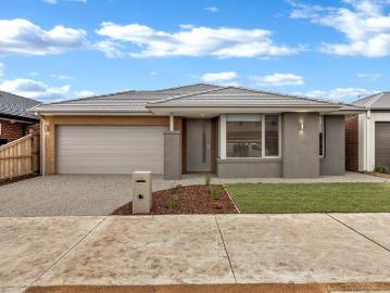 4 Bedroom Home with Two Living Areas & Alfresco Entertaining