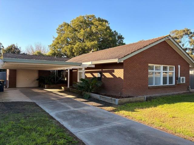 4 bedroom home close to amenities
