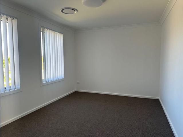 4 bedroom home close to playground