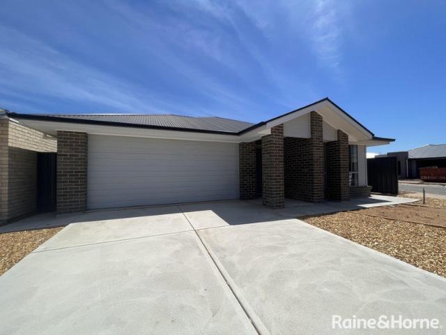 4 Bedroom Home Family Home!