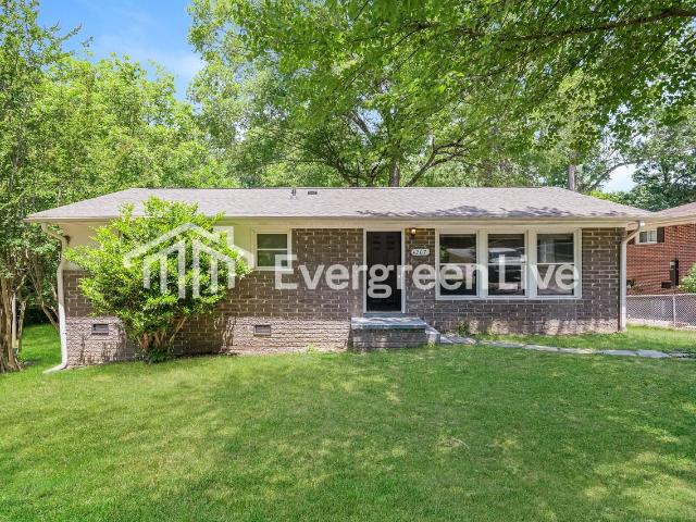 4 Bedroom Home for Rent at 4207 Hampshire Dr, Greensboro, NC 27405 Glendale Hills