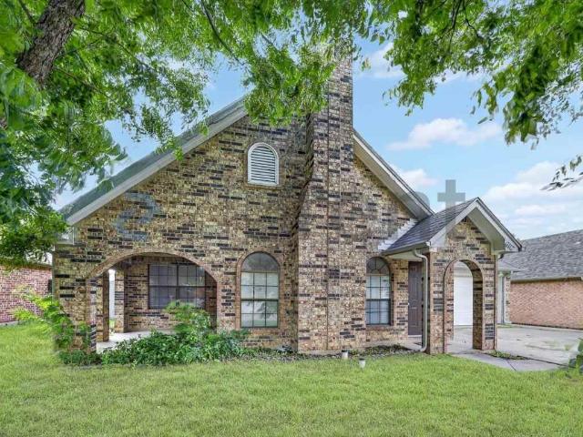 4 Bedroom Home for Rent at 6117 Ivy Glen Dr, Arlington, TX 76017