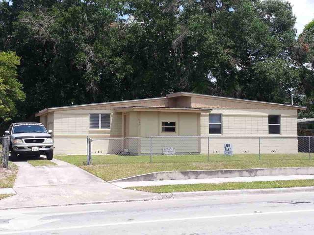 4 Bedroom Home for Rent at 637 N Tampa Ave, Orlando, FL 32805 Rock Lake