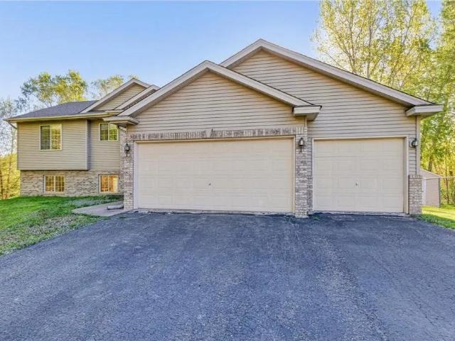 4 Bedroom Home for Rent at 8691 Edison St Ne #NA, Minneapolis, MN 55449