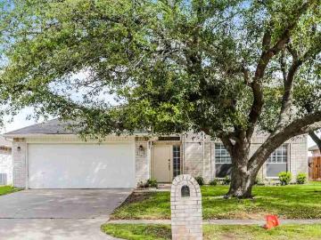 4 Bedroom Home for Rent at 950 Silver Streak Dr, Saginaw, TX 76131