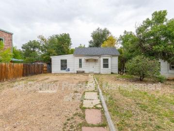 Niwot, Boulder County, Colorado, USA - Equipped kitchen