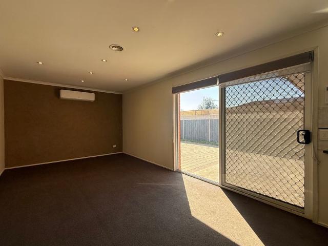 4 Bedroom Home in the Heart of Hillside!