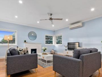 4 BEDROOM HOME IN THE HEART OF TOWN 6 month lease