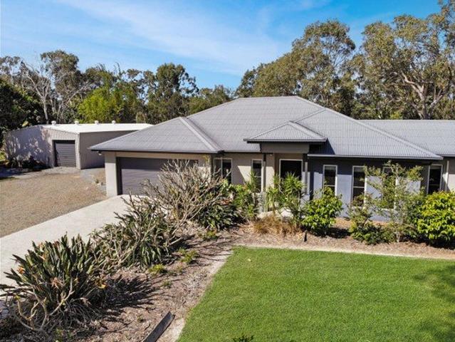 4 Bedroom Home in the Sort After Cove Estate