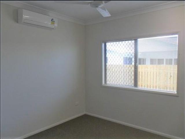 4 BEDROOM HOME IN BURDELL + SEPERATE MEDIA ROOM!