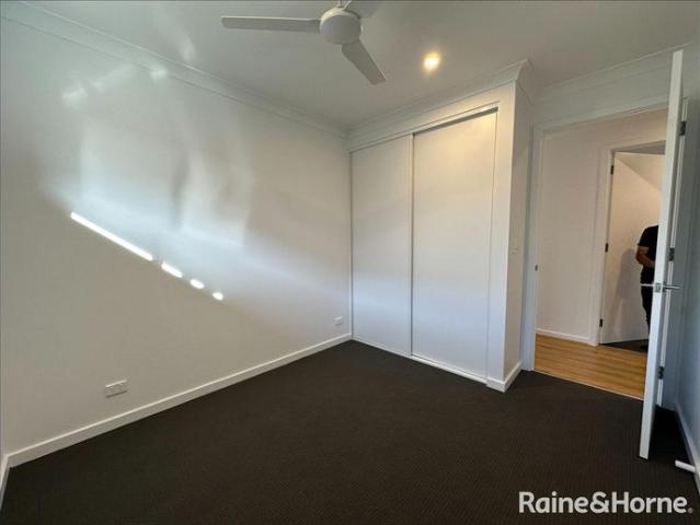 4 Bedroom Home in Evanston Gardens!