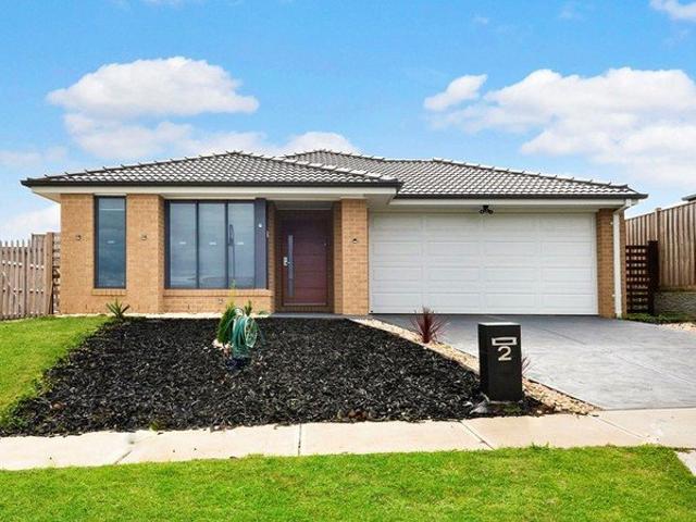 4 BEDROOM HOME IN GREAT LOCATION!