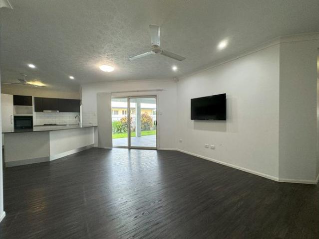 4 BEDROOM HOME IN IDALIA + SOLAR + POOL + SAUNA + THEATRE ROOM!