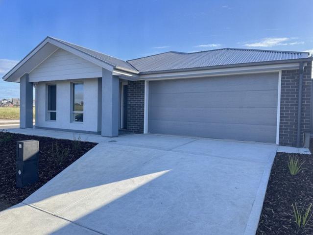 4 Bedroom Home in Murray Bridge with Multiple Living Areas
