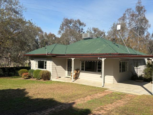4 Bedroom Home in Rural Setting