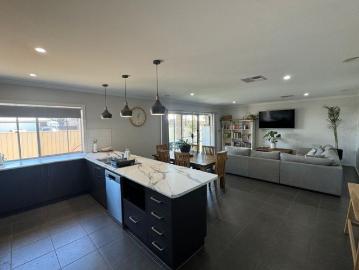 4 BEDROOM HOME IN SANCTUARY PARK!
