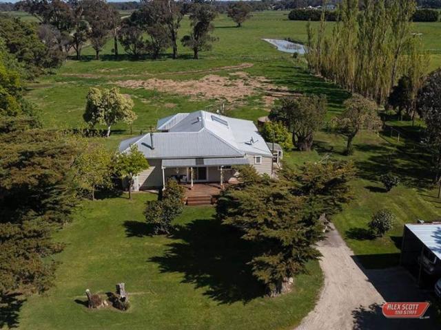 4 Bedroom home in sought after location!