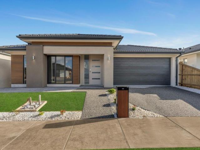 4 Bedroom Home in Sought After Mambourin!