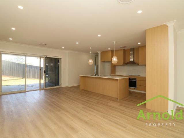 4 BEDROOM HOME IN SMALL DEVELOPMENT
