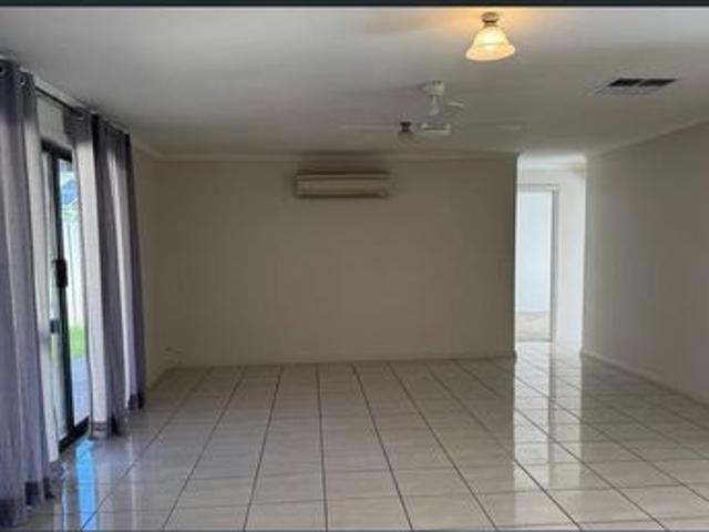 4 Bedroom Home Located Close to Shopping Centre & School