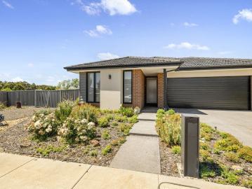 4 Bedroom home, located in Ballan