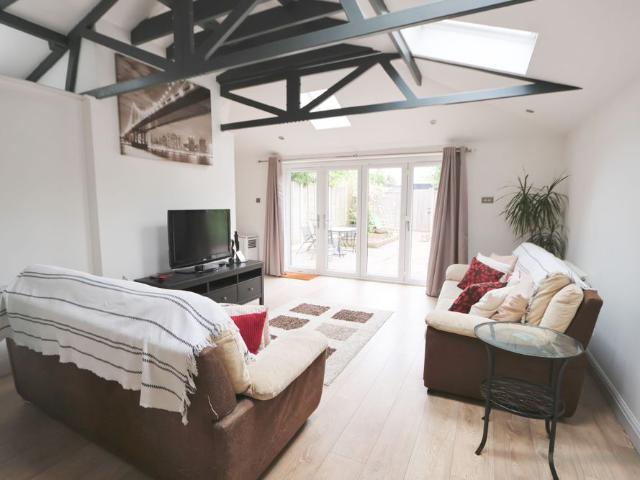 4 Bedroom Home – Medium Let