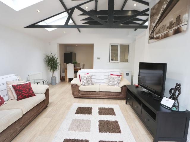 4 Bedroom Home – Medium Let